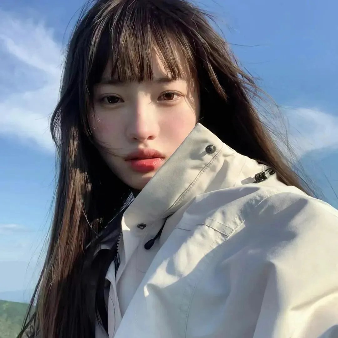 会画少年的天空